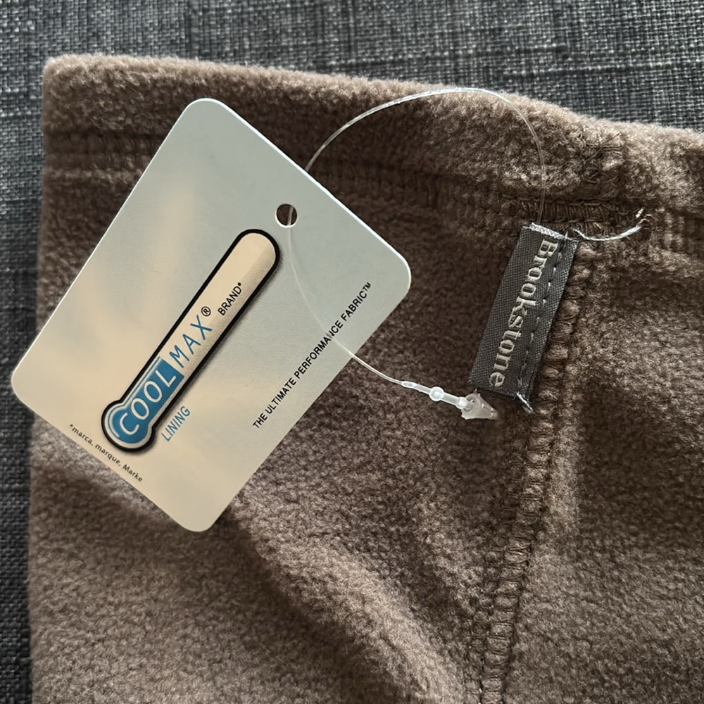 NWT Brookstone COOLMAX Grey Brown Fleece Socks